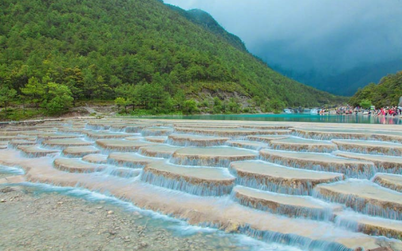 Bạch Thủy Hà Lệ Giang