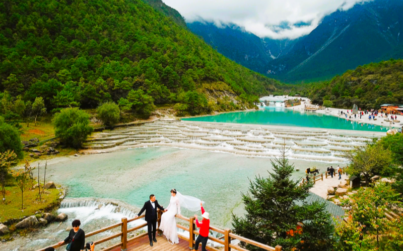 Bạch Thủy Hà Lệ Giang